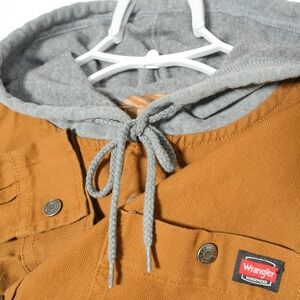 EUC‎ Wrangler Jacket Workwear Men's Size Medium Button Snap Close Brown Hoodie